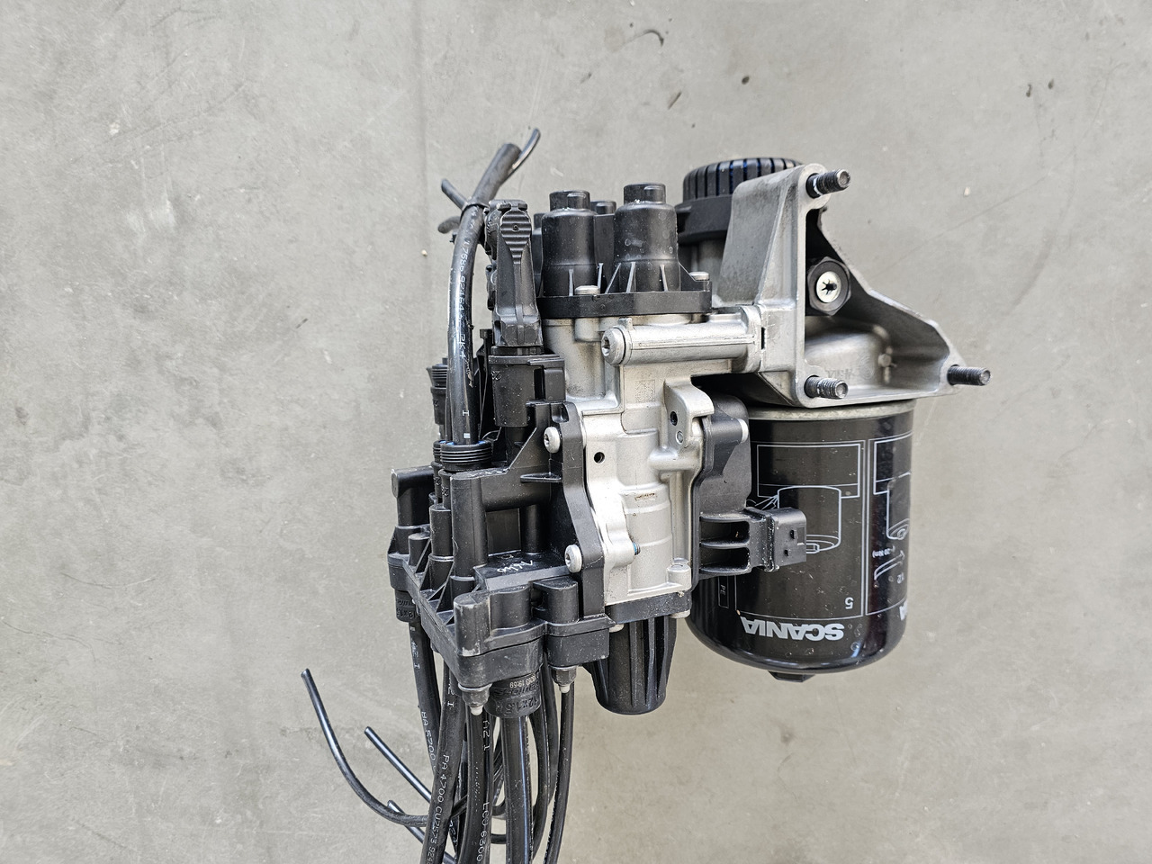 SCANIA APS AIR DRYIER VALVE / 2608040 / WORLDWIDE DELIVERY - Válvula de freno: foto 4 SCANIA APS AIR DRYIER VALVE / 2608040 / WORLDWIDE DELIVERY - Válvula de freno: foto 4