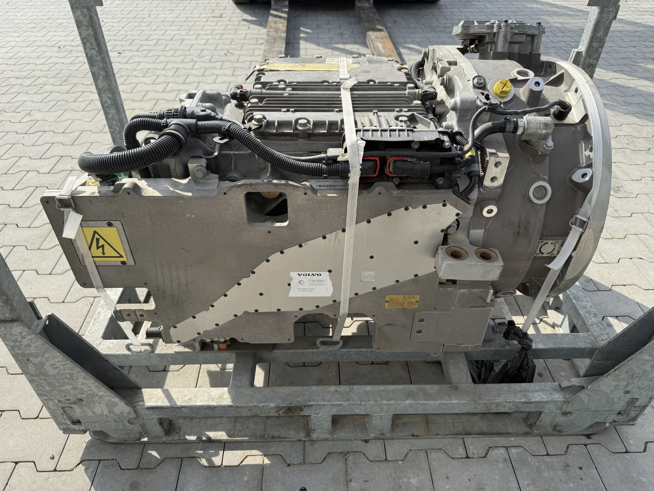 VOLVO BUS HYBRID Automatic gearbox AT2412F electric motor EMDS120 (EMD300B) / NEW - Caja de cambios para Autobús urbano: foto 5 VOLVO BUS HYBRID Automatic gearbox AT2412F electric motor EMDS120 (EMD300B) / NEW - Caja de cambios para Autobús urbano: foto 5