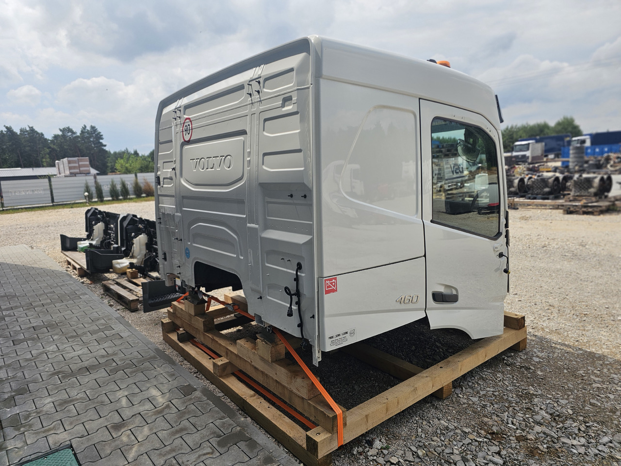 VOLVO FM5 LOW ROOF / L2 H1 / COMPLETE CAB / 2022 - Cabina: foto 5 VOLVO FM5 LOW ROOF / L2 H1 / COMPLETE CAB / 2022 - Cabina: foto 5