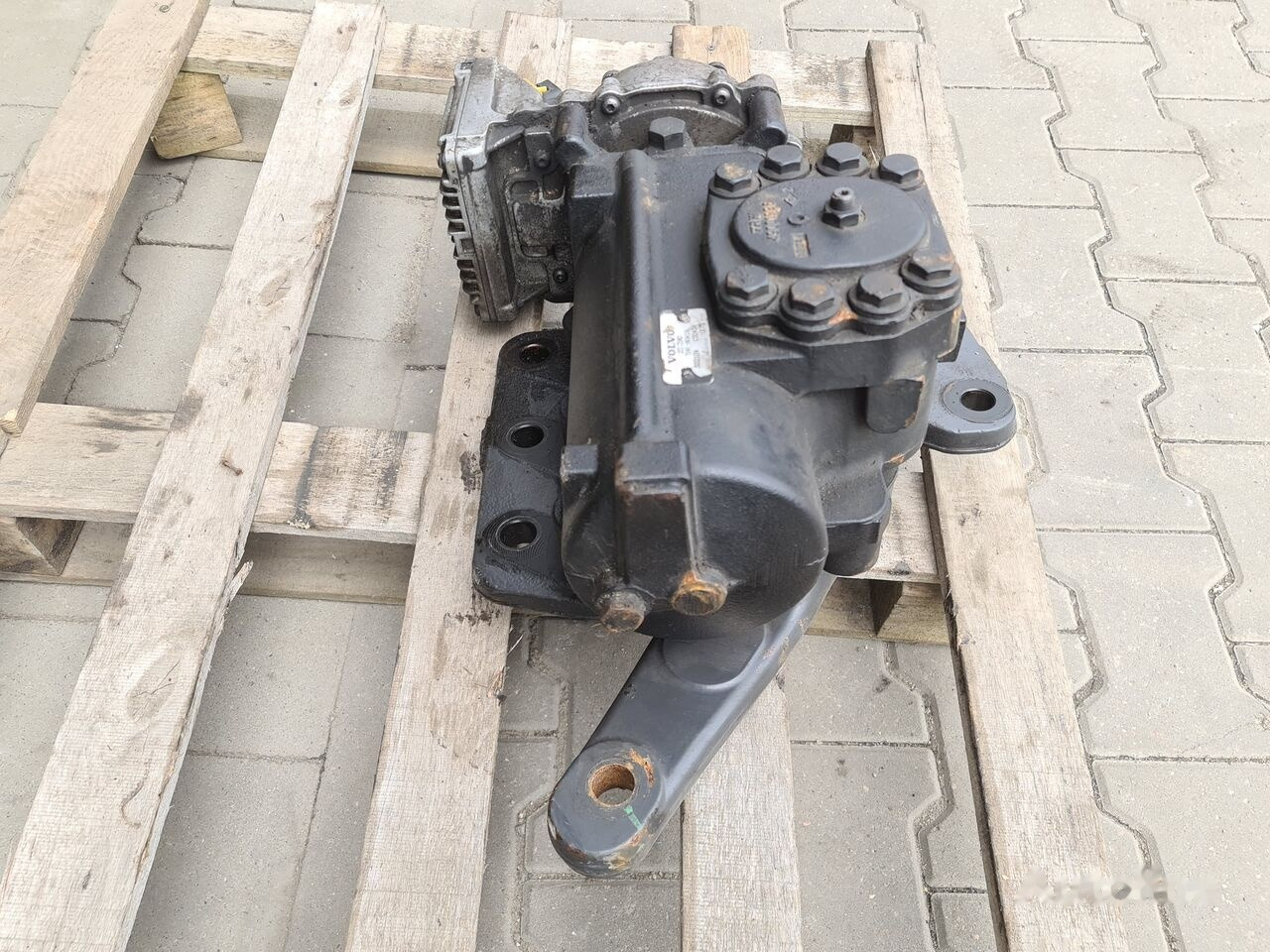 Volvo FH4 ELEKTRYCZNE WSPOMAGANIE ELECTRIC COLUMN Volvo FH4 - Columna de dirección para Camión: foto 3 Volvo FH4 ELEKTRYCZNE WSPOMAGANIE ELECTRIC COLUMN Volvo FH4 - Columna de dirección para Camión: foto 3