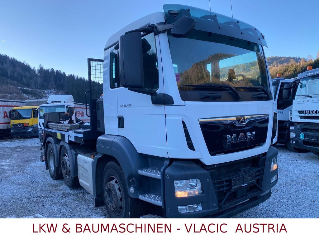 MAN TGS 26.420 6x2 Lift/Lenk vorlaufachsen - Camión portacontenedor de cadenas: foto 2 MAN TGS 26.420 6x2 Lift/Lenk vorlaufachsen - Camión portacontenedor de cadenas: foto 2