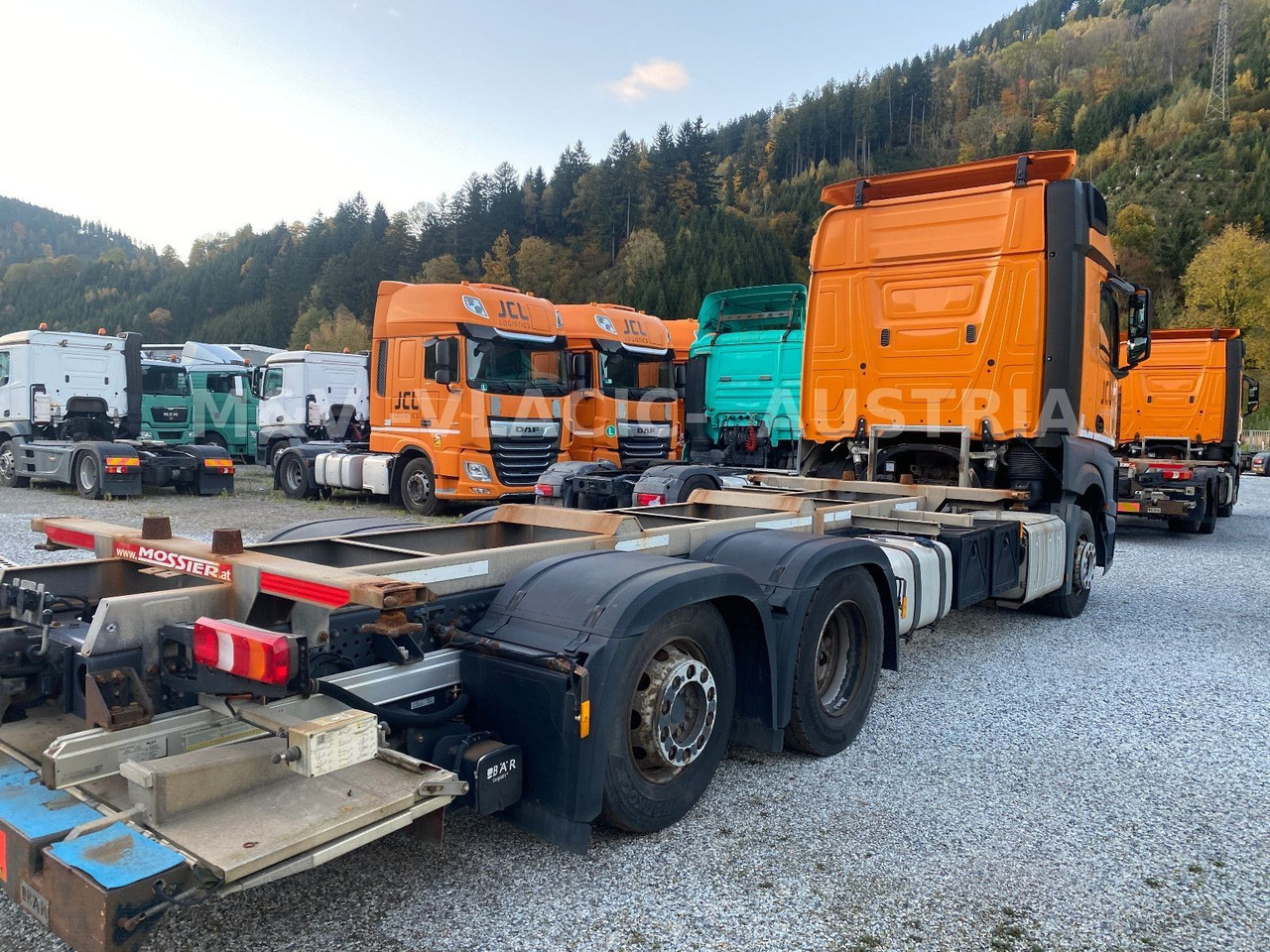 Camión portacontenedore/ Intercambiable Mercedes-Benz 2542: foto 16