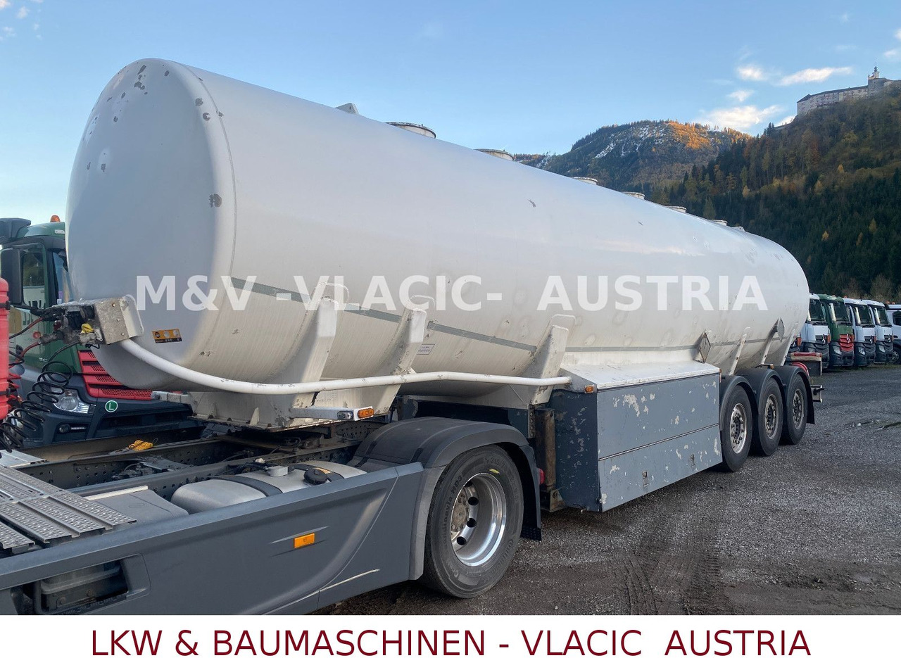 Schwarzmüller Benzin / Diesel 43000L 6Kammer Peillstab - Semirremolque cisterna: foto 1 Schwarzmüller Benzin / Diesel 43000L 6Kammer Peillstab - Semirremolque cisterna: foto 1