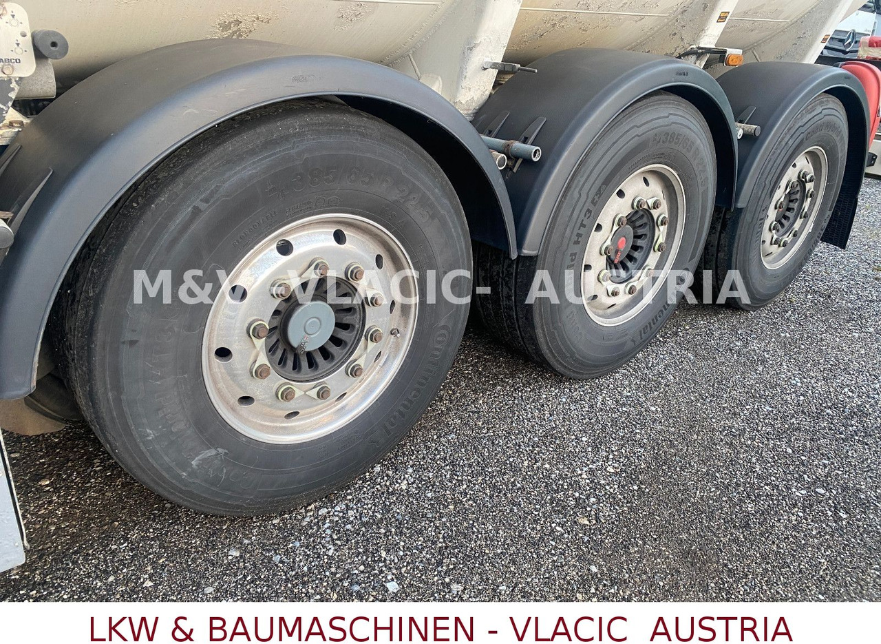 Schwarzmüller Benzin / Diesel 43000L 6Kammer Peillstab - Semirremolque cisterna: foto 3 Schwarzmüller Benzin / Diesel 43000L 6Kammer Peillstab - Semirremolque cisterna: foto 3