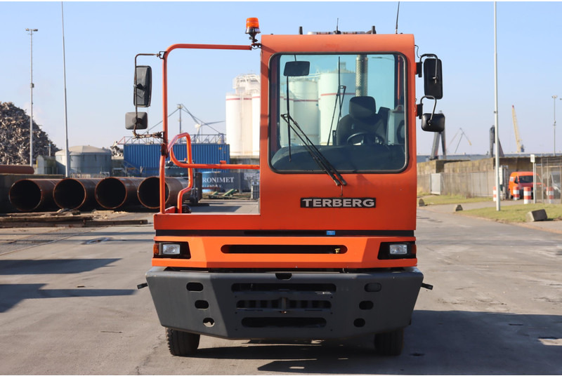 Terberg YT182 - Tractor industrial: foto 2 Terberg YT182 - Tractor industrial: foto 2