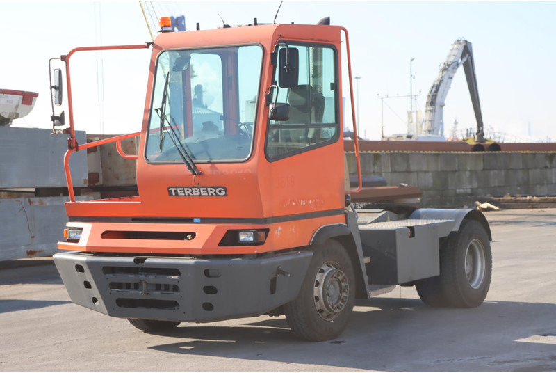 Terberg YT182 - Tractor industrial: foto 3 Terberg YT182 - Tractor industrial: foto 3