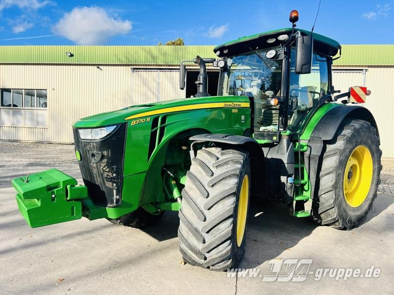 John Deere 8370R E23 PowerShift - Tractor: foto 1 John Deere 8370R E23 PowerShift - Tractor: foto 1