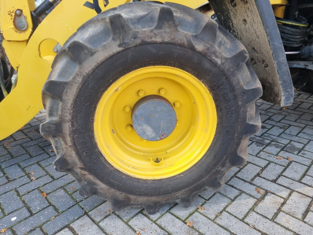 Cargadora de ruedas YANMAR V120: foto 7