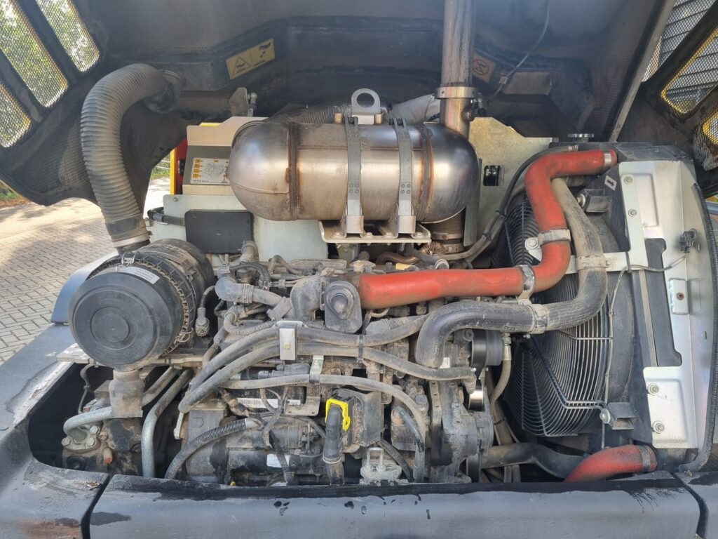 Cargadora de ruedas YANMAR V120: foto 9