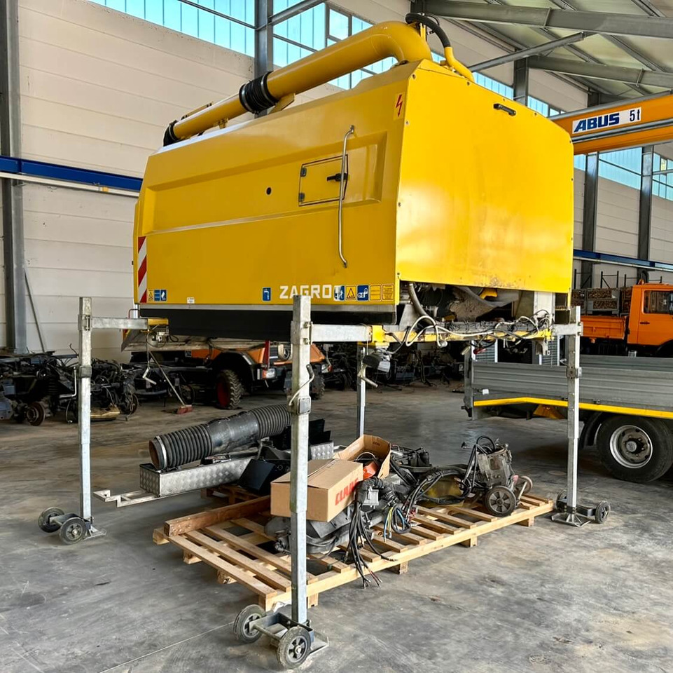 Unimog Aufbaukehrmaschine Trilety SK-370 - Piezas de recambio para Barredora vial: foto 1 Unimog Aufbaukehrmaschine Trilety SK-370 - Piezas de recambio para Barredora vial: foto 1