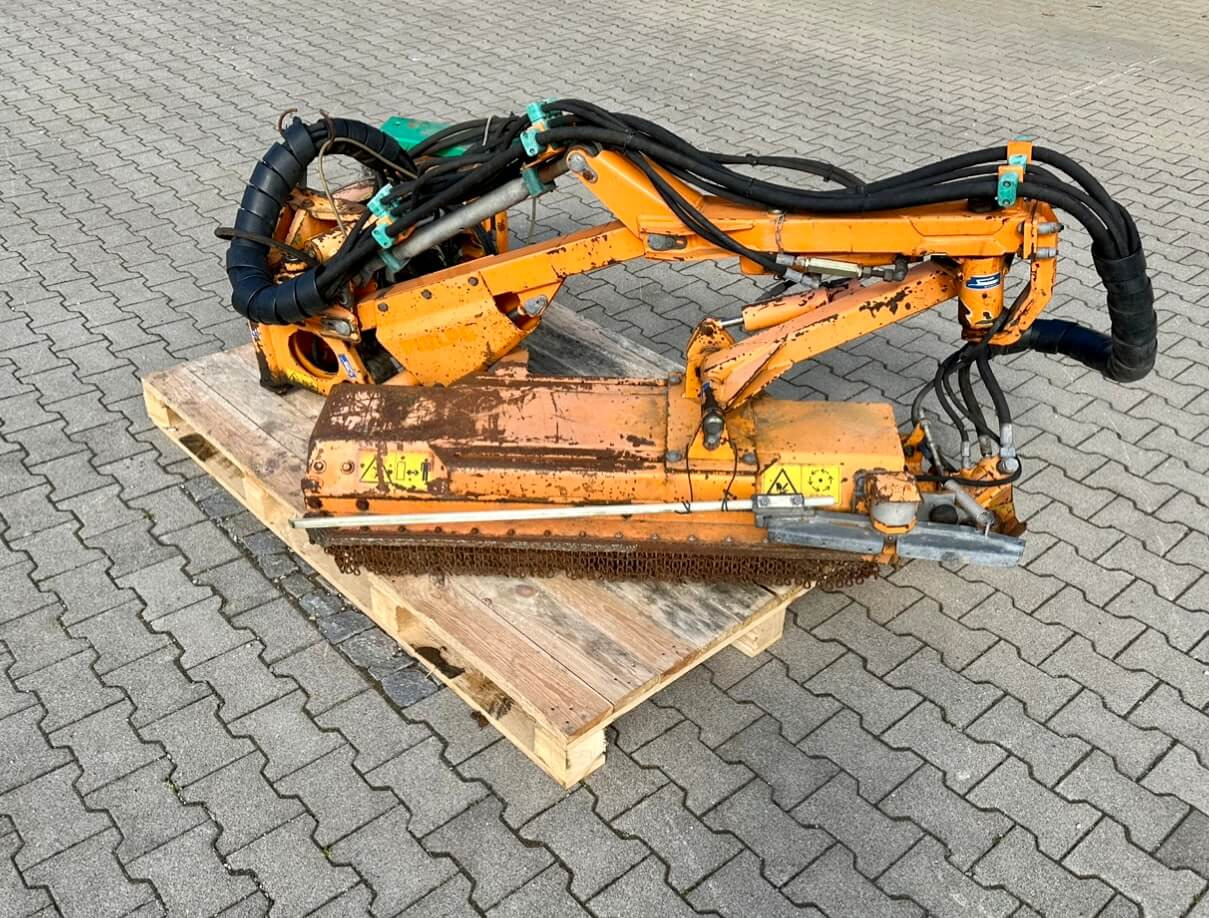 Unimog Randstreifenmulcher Mulag MRK 300 - Desbrozadora de brazo: foto 2 Unimog Randstreifenmulcher Mulag MRK 300 - Desbrozadora de brazo: foto 2