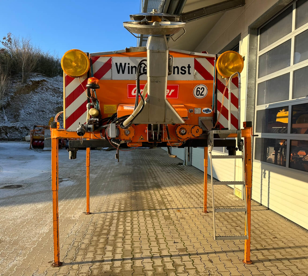 Unimog Salzstreuer Gmeiner 4000TCFS - Esparcidor de sal: foto 2 Unimog Salzstreuer Gmeiner 4000TCFS - Esparcidor de sal: foto 2
