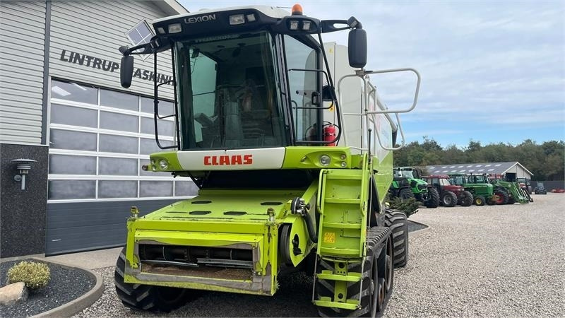 Claas LEXION 560 Med ny bælter og 4wd - Cosechadora de granos: foto 3 Claas LEXION 560 Med ny bælter og 4wd - Cosechadora de granos: foto 3