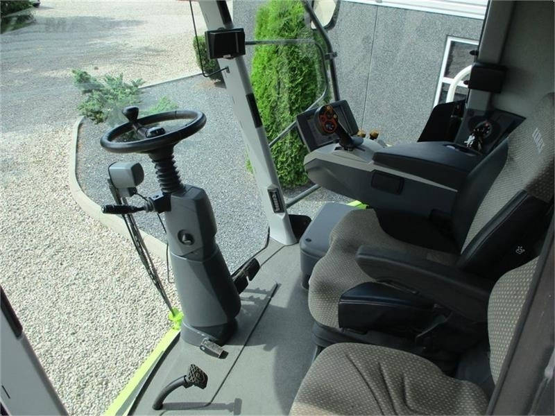Claas LEXION 750 Gårdmaskine med kun 1480timer og V900 s - Cosechadora de granos: foto 4 Claas LEXION 750 Gårdmaskine med kun 1480timer og V900 s - Cosechadora de granos: foto 4