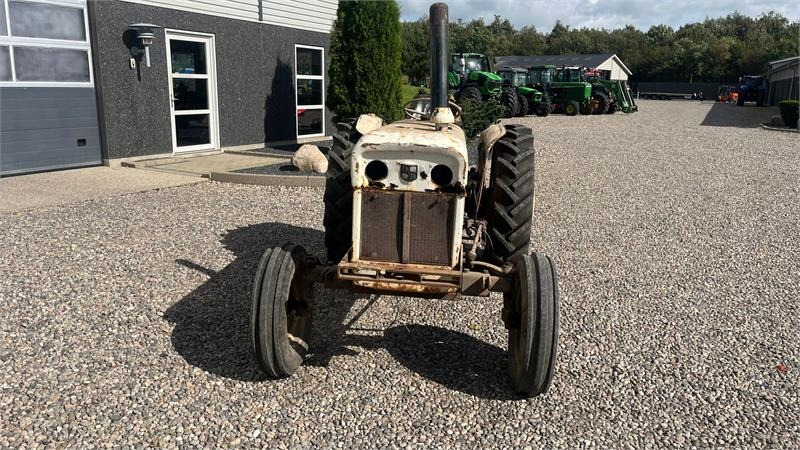 Tractor David Brown 880 Med defekt køler: foto 8