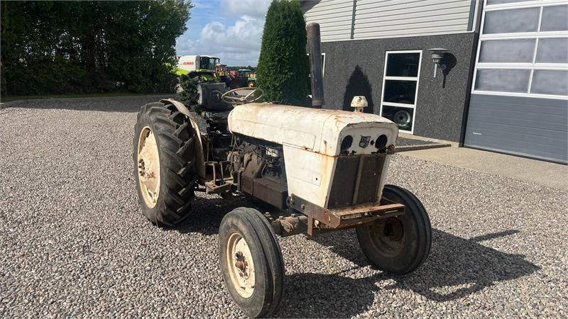 Tractor David Brown 880 Med defekt køler: foto 15
