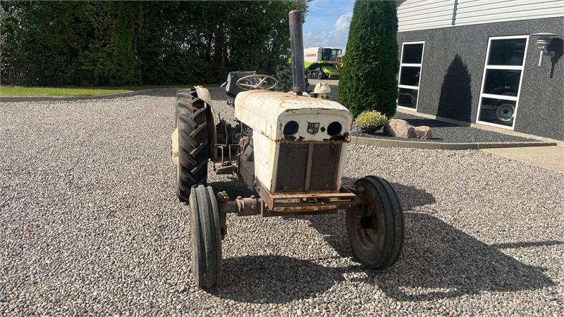 Tractor David Brown 880 Med defekt køler: foto 16