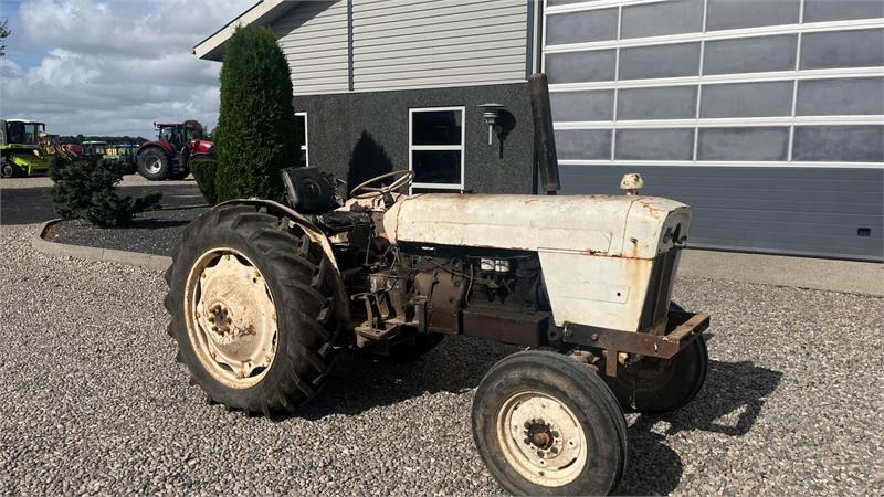 Tractor David Brown 880 Med defekt køler: foto 14