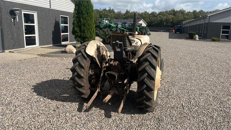 Tractor David Brown 880 Med defekt køler: foto 13
