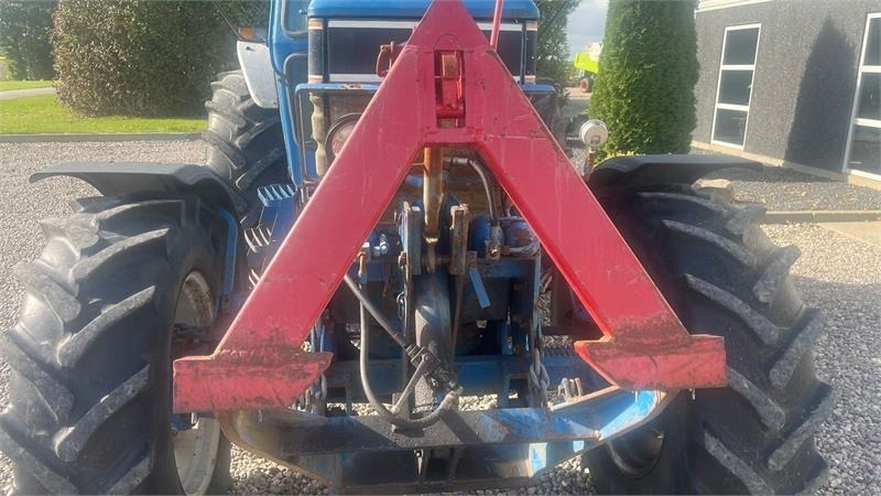 Ford 8210 Force II Med frontlift - Tractor: foto 4 Ford 8210 Force II Med frontlift - Tractor: foto 4