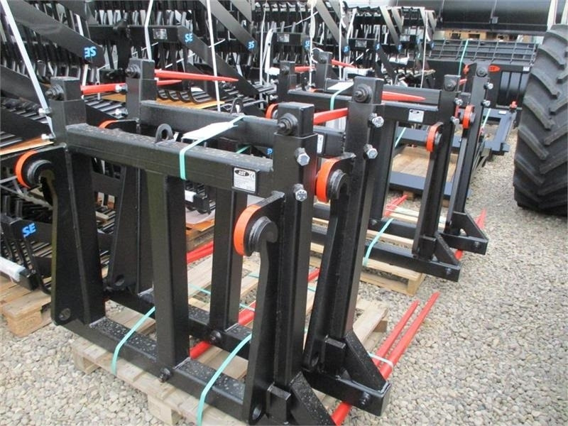 JST Halmspyd med overbygning og Volvo beslag til gummi - Cazo para Maquinaria de construcción: foto 1 JST Halmspyd med overbygning og Volvo beslag til gummi - Cazo para Maquinaria de construcción: foto 1