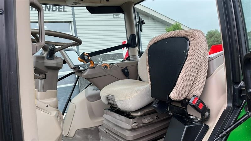 John Deere 6R 215 Command Pro med frontlift - Tractor: foto 5 John Deere 6R 215 Command Pro med frontlift - Tractor: foto 5