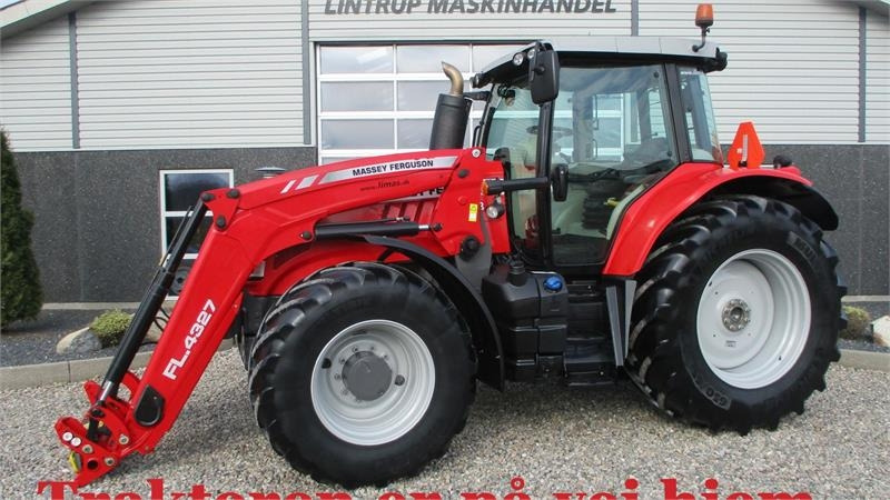 Massey Ferguson 6715 S Med front læsser. Læsser er meget lidt brug - Tractor: foto 1 Massey Ferguson 6715 S Med front læsser. Læsser er meget lidt brug - Tractor: foto 1