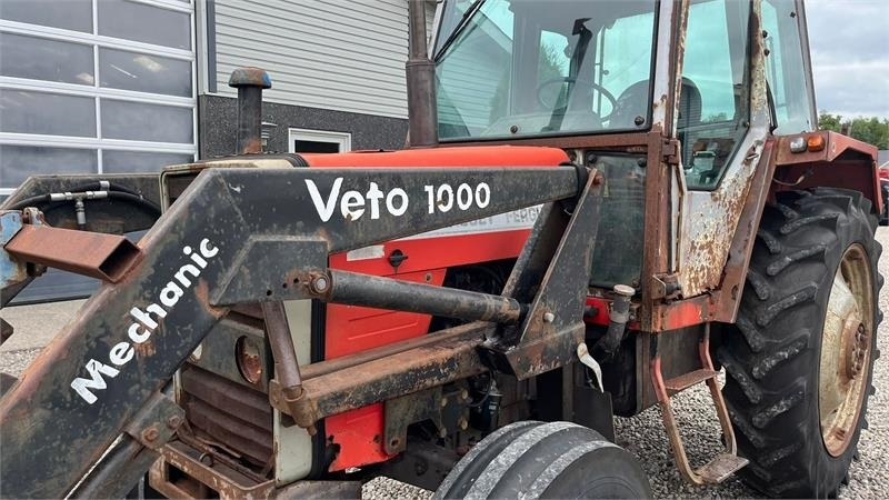 Massey Ferguson 690 Speedshift med frontlæsser - Tractor: foto 4 Massey Ferguson 690 Speedshift med frontlæsser - Tractor: foto 4