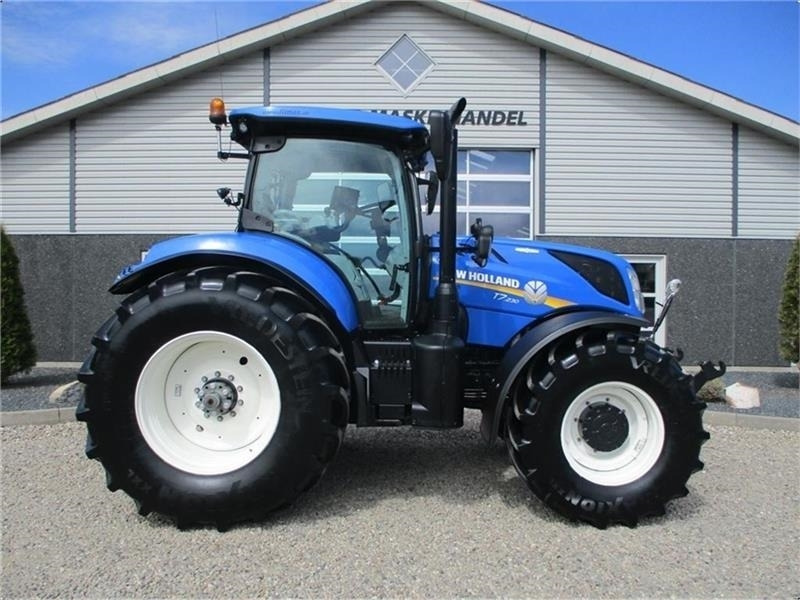 New Holland T7.230 AutoCommand, meget velholdt traktor - Tractor: foto 2 New Holland T7.230 AutoCommand, meget velholdt traktor - Tractor: foto 2