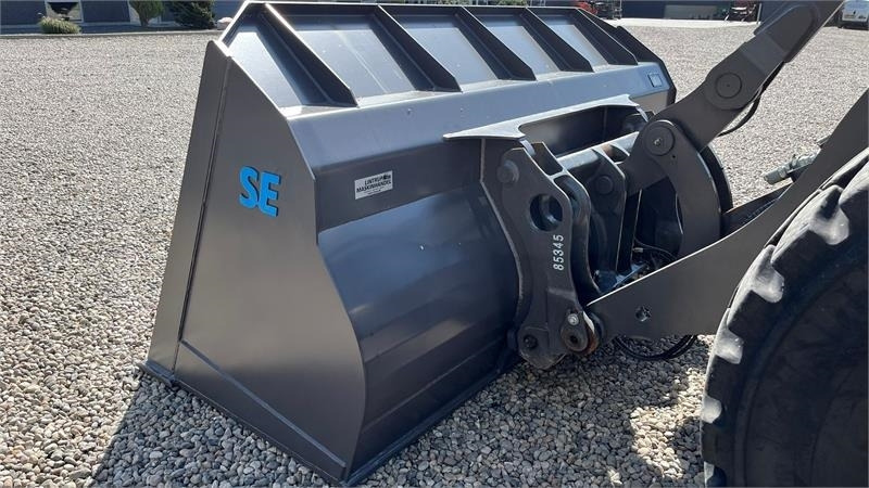 SE AB 2,9m3 skovl med Volvo beslag på. Den er 2.75 - Cazo para Maquinaria de construcción: foto 5 SE AB 2,9m3 skovl med Volvo beslag på. Den er 2.75 - Cazo para Maquinaria de construcción: foto 5