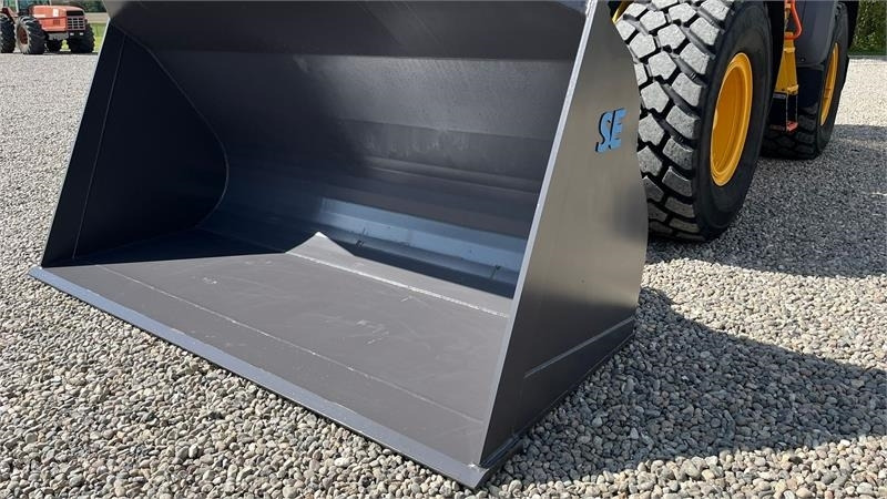 SE AB 2,9m3 skovl med Volvo beslag på. Den er 2.75 - Cazo para Maquinaria de construcción: foto 4 SE AB 2,9m3 skovl med Volvo beslag på. Den er 2.75 - Cazo para Maquinaria de construcción: foto 4