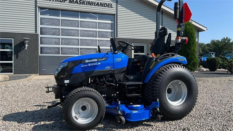 Solis 26 HST Hydrostat Turf hjul og klipperbord - Tractor municipal: foto 2 Solis 26 HST Hydrostat Turf hjul og klipperbord - Tractor municipal: foto 2