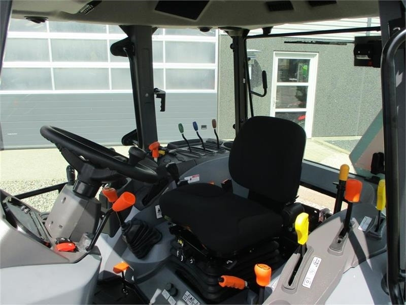 Tractor Solis 50 Fabriksny traktor med 2 års garanti, lukket kab: foto 10
