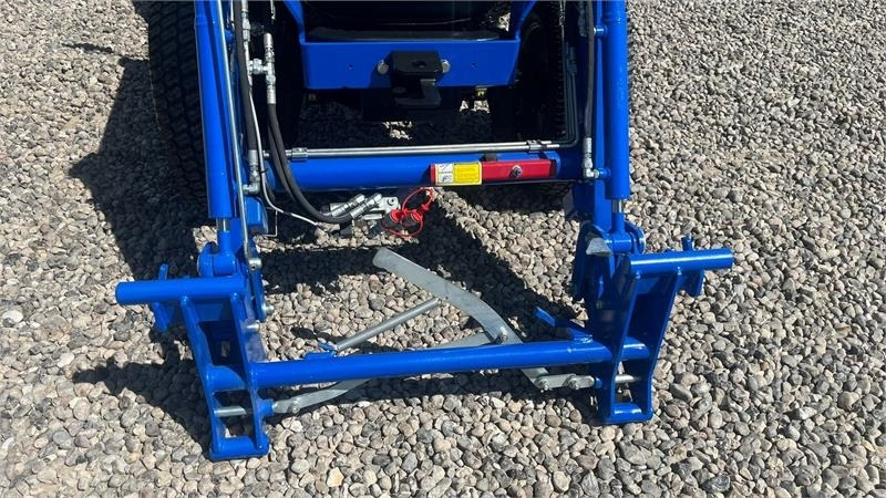 Solis H26 HST Turfdæk og Frontlæsser - Tractor: foto 4 Solis H26 HST Turfdæk og Frontlæsser - Tractor: foto 4