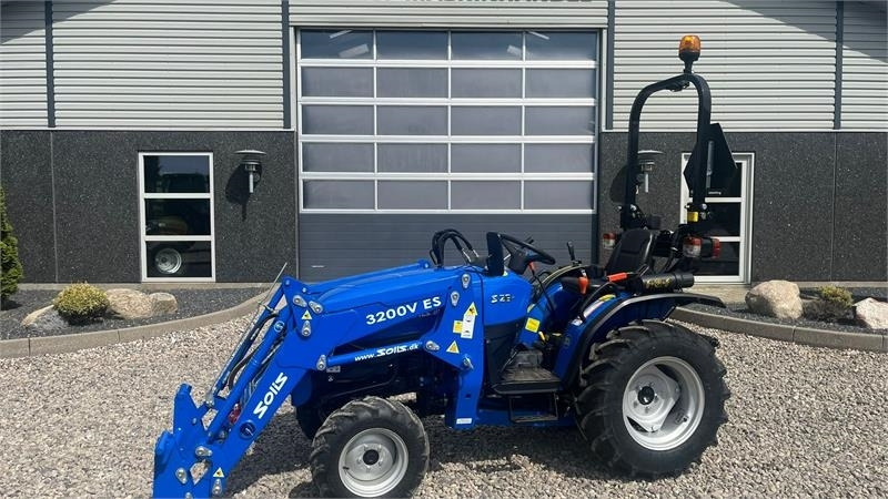 Solis S26 6+2 gearmaskine med Fuldhydraulisk frontlæsser - Tractor: foto 1 Solis S26 6+2 gearmaskine med Fuldhydraulisk frontlæsser - Tractor: foto 1