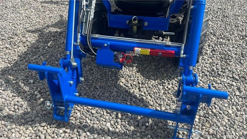 Solis S26 6+2 gearmaskine med Fuldhydraulisk frontlæsser - Tractor: foto 4 Solis S26 6+2 gearmaskine med Fuldhydraulisk frontlæsser - Tractor: foto 4