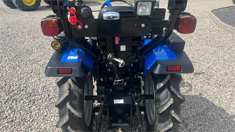 Solis S26 6+2 gearmaskine med servostyring - Tractor: foto 4 Solis S26 6+2 gearmaskine med servostyring - Tractor: foto 4