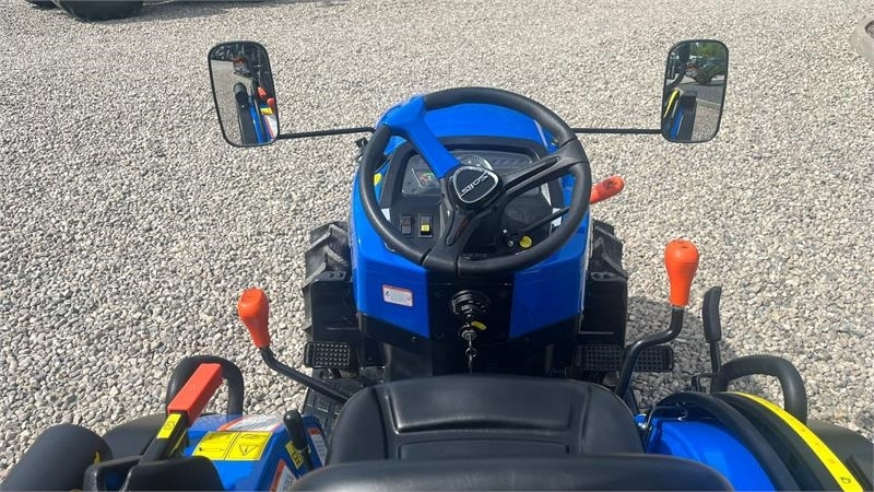 Solis S26 6+2 gearmaskine med servostyring - Tractor: foto 5 Solis S26 6+2 gearmaskine med servostyring - Tractor: foto 5