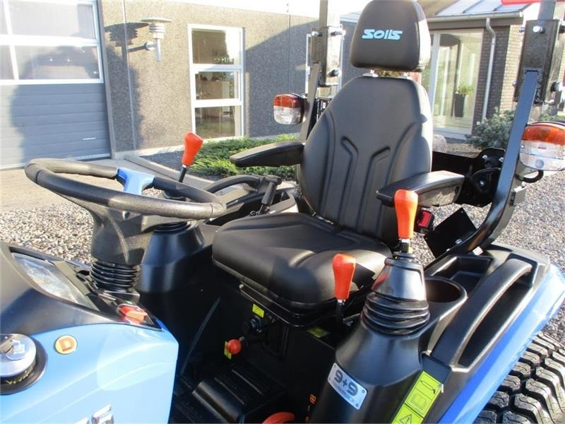 Solis S26 Shuttle XL 9+9 med store brede Turf hjul på ti - Tractor: foto 3 Solis S26 Shuttle XL 9+9 med store brede Turf hjul på ti - Tractor: foto 3