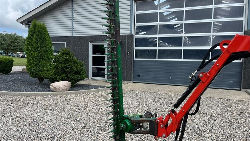 Spearhead Finger klippe HL210 fingerklipper. Hydraulisk truk - Desbrozadora de martillos/ Trituradora: foto 2 Spearhead Finger klippe HL210 fingerklipper. Hydraulisk truk - Desbrozadora de martillos/ Trituradora: foto 2