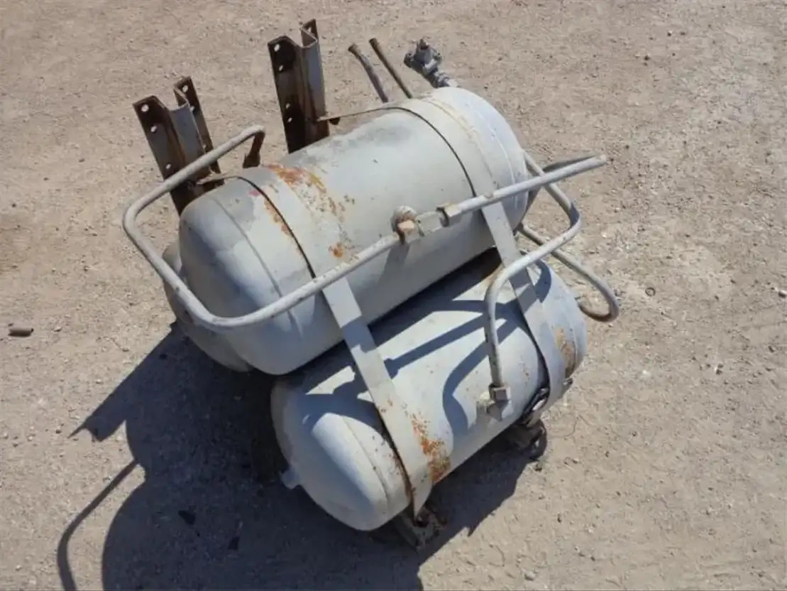 Volvo Airtanks From Volvo F88-F89  - Piezas de freno para Camión: foto 1 Volvo Airtanks From Volvo F88-F89  - Piezas de freno para Camión: foto 1