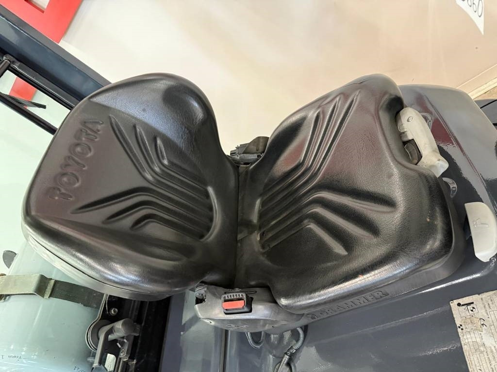 Toyota 10860 - 02-8FGF25 - Carretilla elevadora de gas: foto 5 Toyota 10860 - 02-8FGF25 - Carretilla elevadora de gas: foto 5