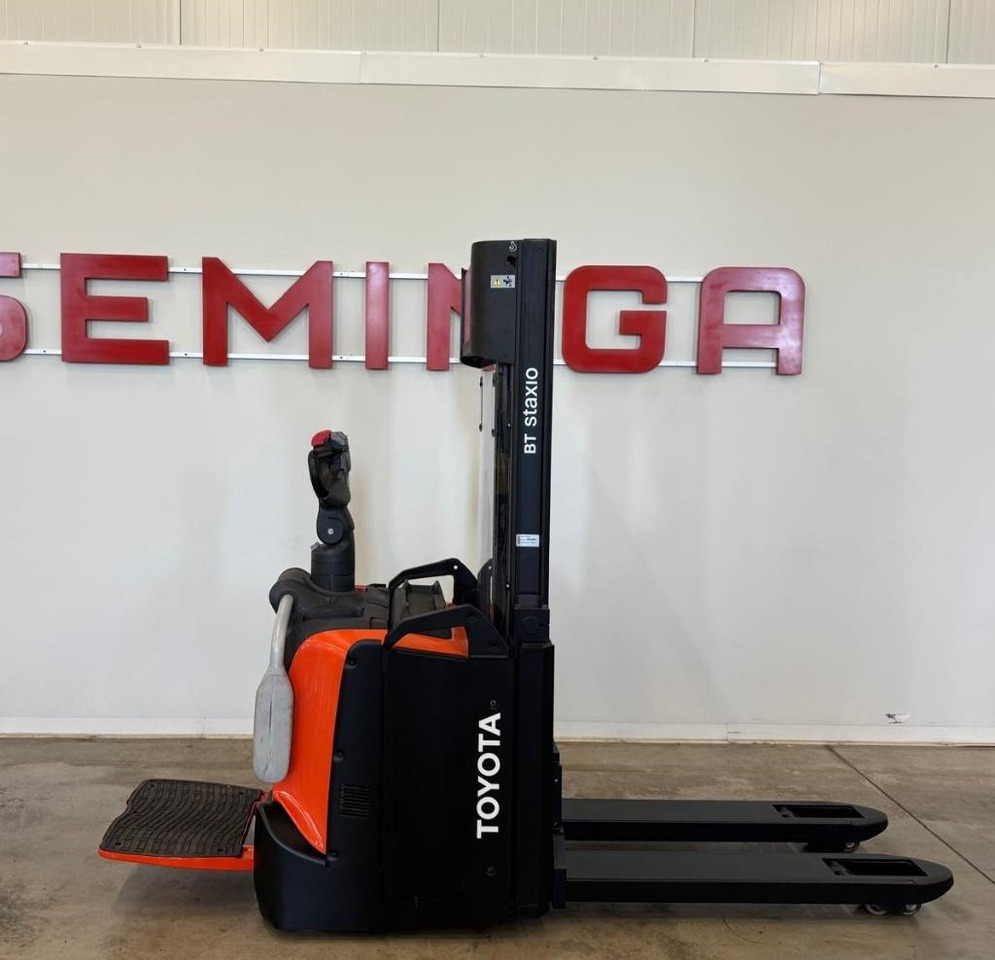 Toyota 10918 SPE120L - Apilador: foto 2 Toyota 10918 SPE120L - Apilador: foto 2