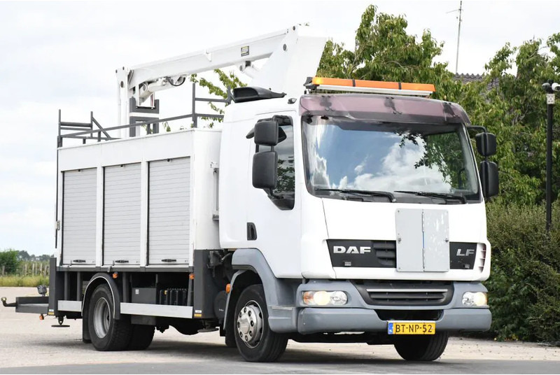DAF LF 45.160 ARBEITSBUHNE/SKYWORKER/HOOGWERKER!!EURO4!! CUSTERS!! - Camión: foto 2 DAF LF 45.160 ARBEITSBUHNE/SKYWORKER/HOOGWERKER!!EURO4!! CUSTERS!! - Camión: foto 2