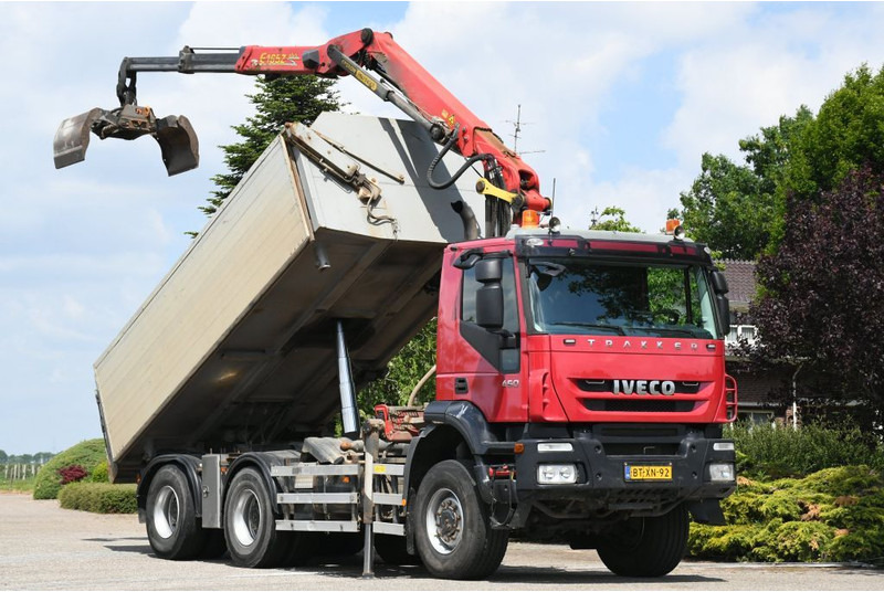 Iveco TRAKKER 450ps !!Z-KRAAN!!RADIO REMOTE!!3 SIDED TIPPER!!EURO5!! 10MM CHASSIS LIBIA!! - Camión volquete, Camión grúa: foto 2 Iveco TRAKKER 450ps !!Z-KRAAN!!RADIO REMOTE!!3 SIDED TIPPER!!EURO5!! 10MM CHASSIS LIBIA!! - Camión volquete, Camión grúa: foto 2