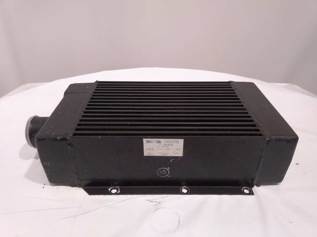Case 6914940 - Intercooler para Maquinaria de construcción: foto 1 Case 6914940 - Intercooler para Maquinaria de construcción: foto 1