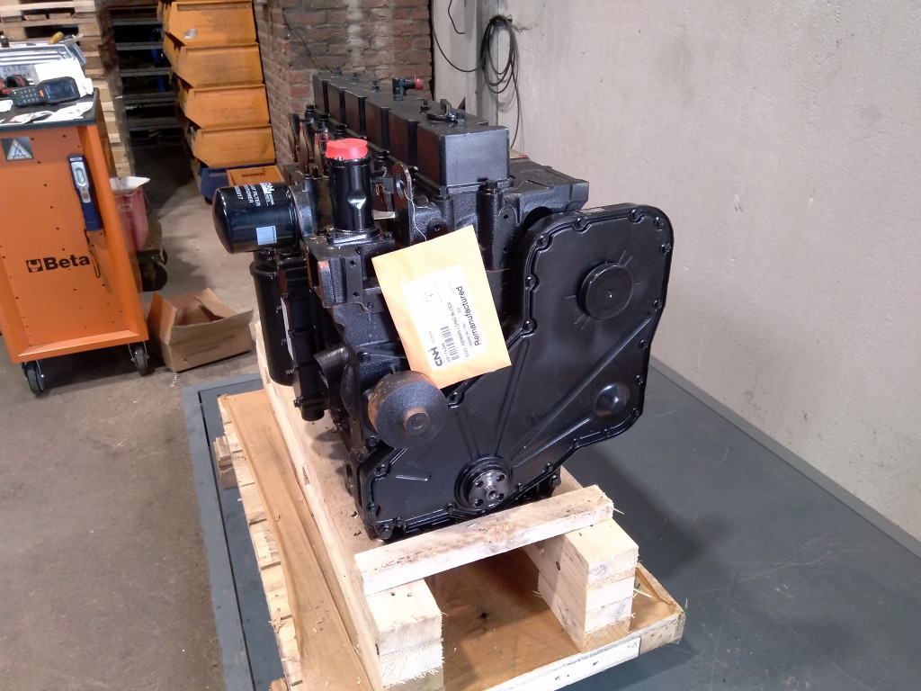 Case AR174398 - 1989013C2 - Motor para Maquinaria de construcción: foto 2 Case AR174398 - 1989013C2 - Motor para Maquinaria de construcción: foto 2