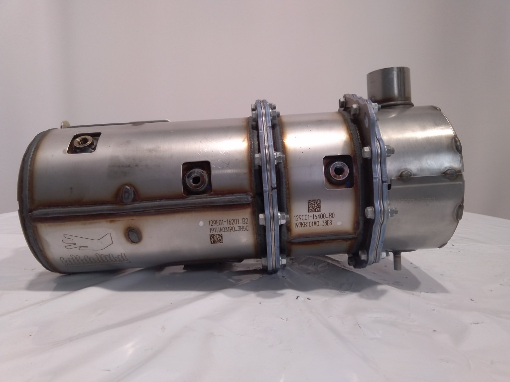 Case VV129E3016070 - Depósito de AdBlue para Maquinaria agrícola: foto 1 Case VV129E3016070 - Depósito de AdBlue para Maquinaria agrícola: foto 1