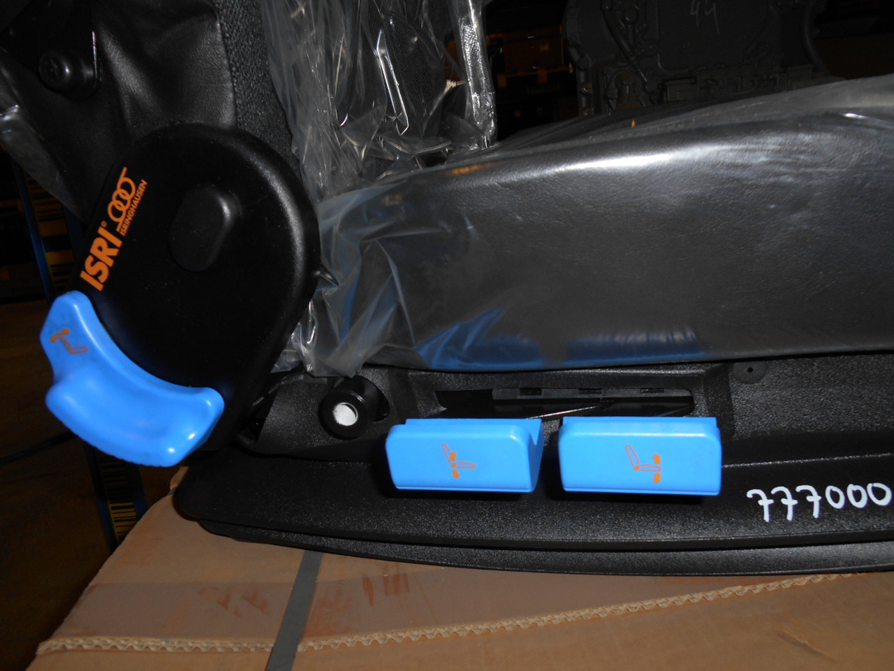 Caterpillar 2244440 - - Asiento para Maquinaria de construcción: foto 5 Caterpillar 2244440 - - Asiento para Maquinaria de construcción: foto 5