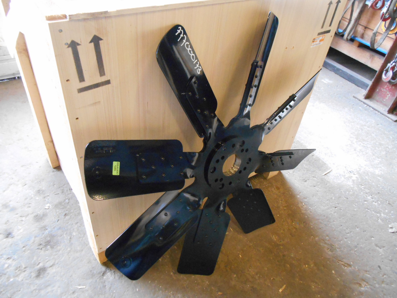 Caterpillar 4017451 - Ventilador para Maquinaria de construcción: foto 3 Caterpillar 4017451 - Ventilador para Maquinaria de construcción: foto 3